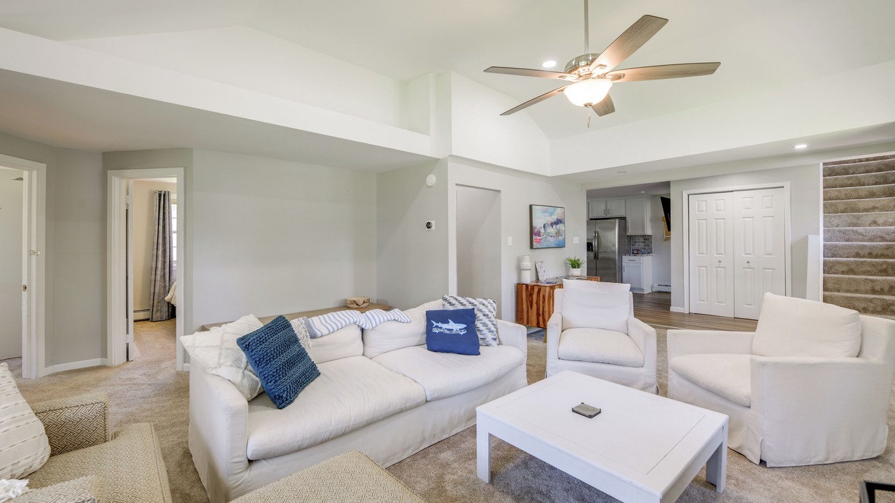 Photo of Livingroom in Lake Erie Beach