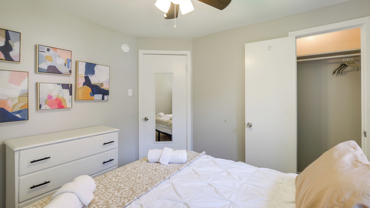 Photo of Bedroom in Lake Erie Beach