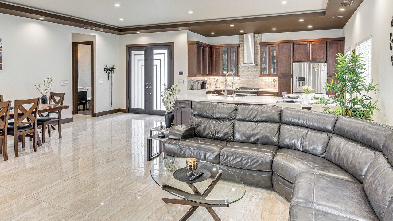 Photo of Livingroom in Reseda