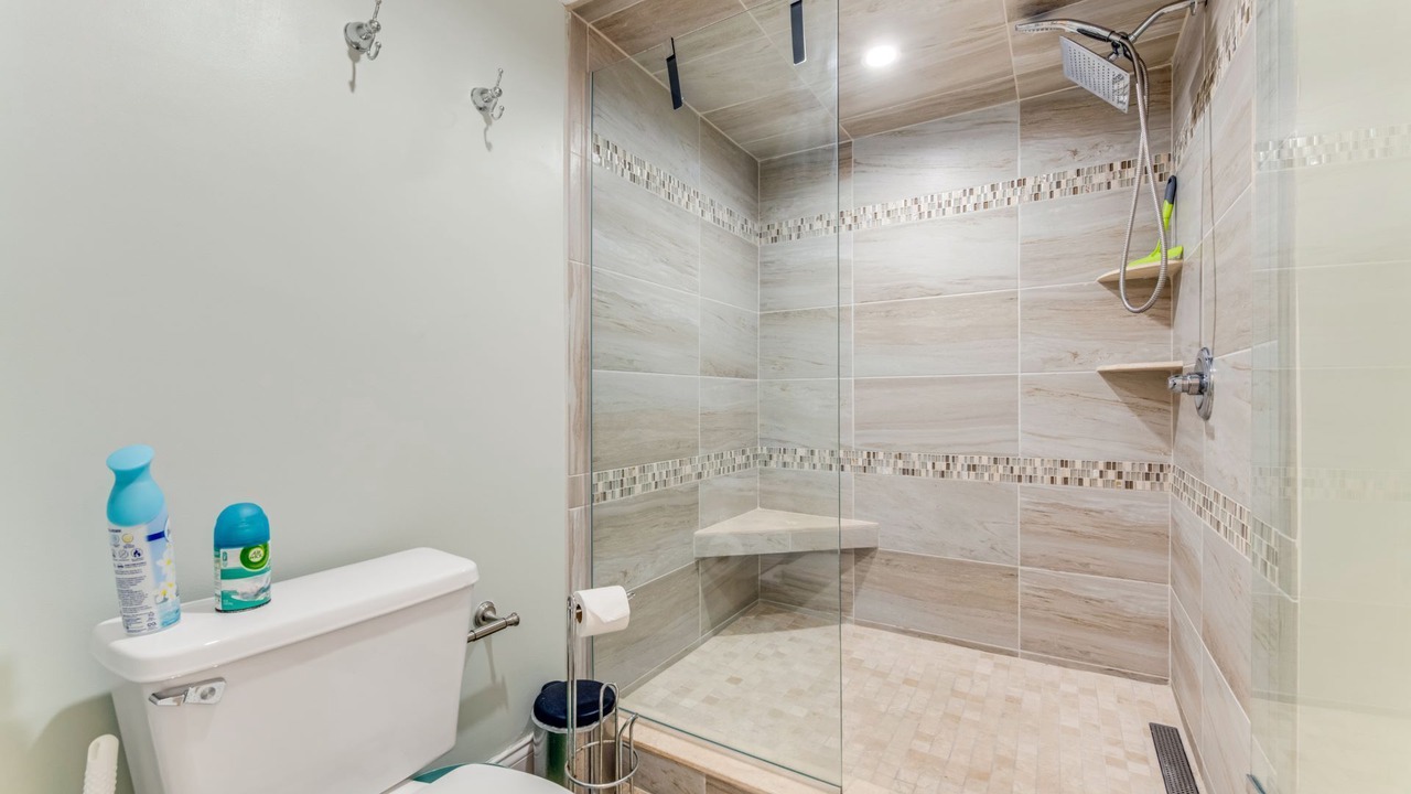 Photo of Bathroom in Seawinds Condo