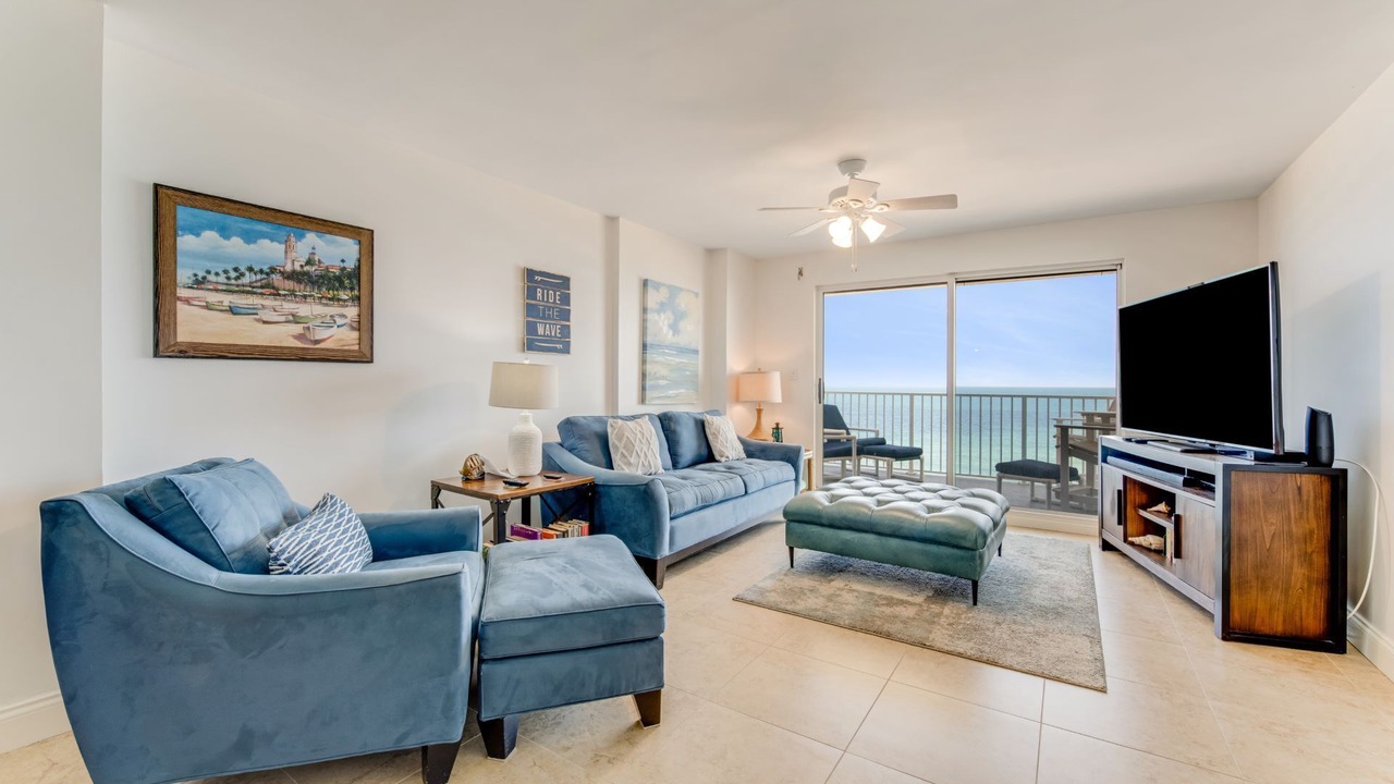 Photo of Livingroom in Seawinds Condo