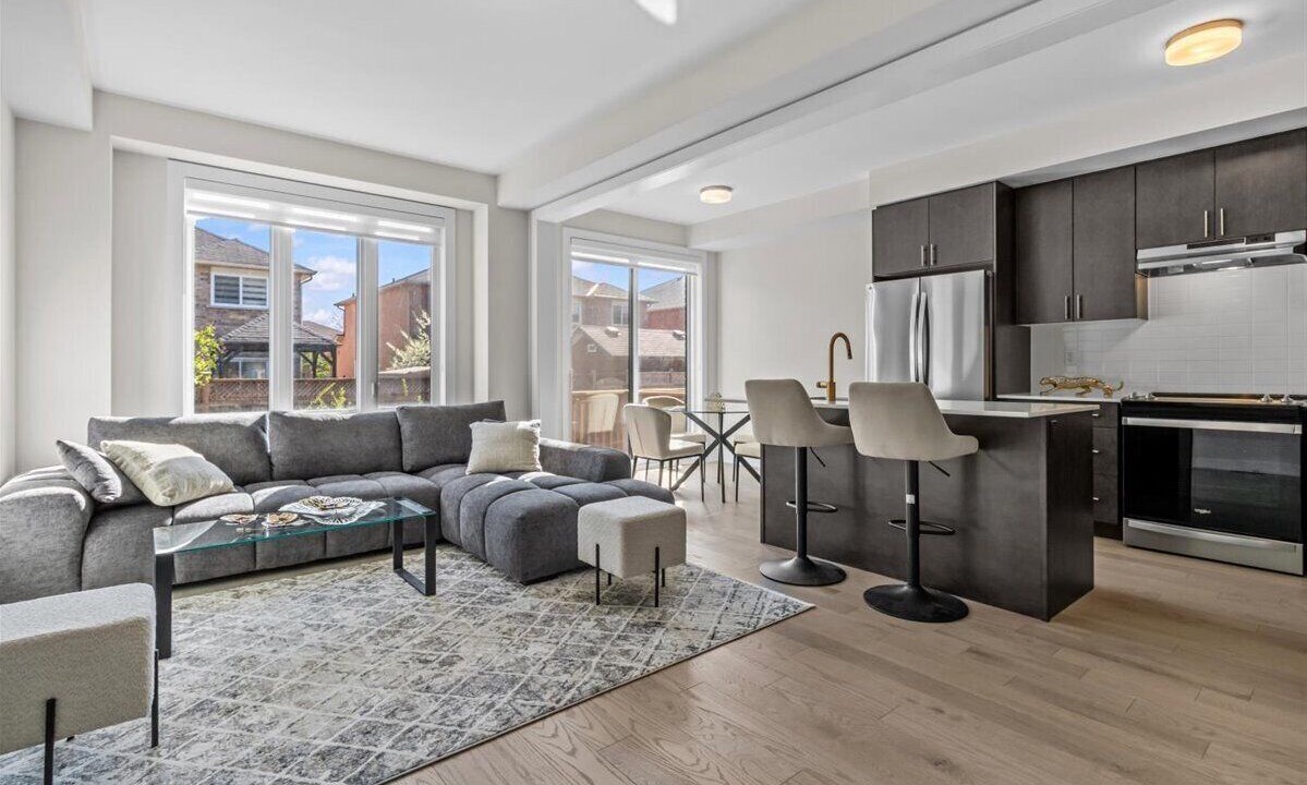 Photo of Livingroom in West Oak Trails