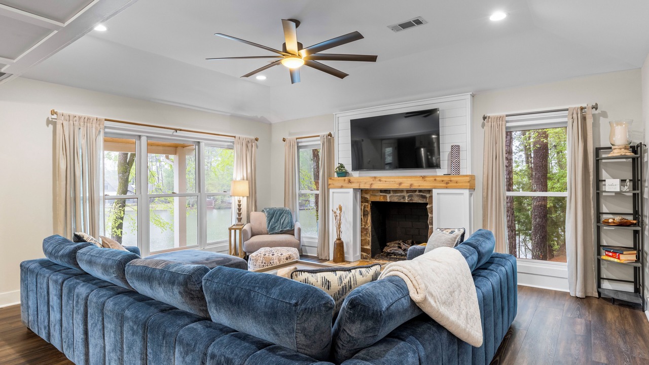 Photo of Livingroom in Little Kowaliga