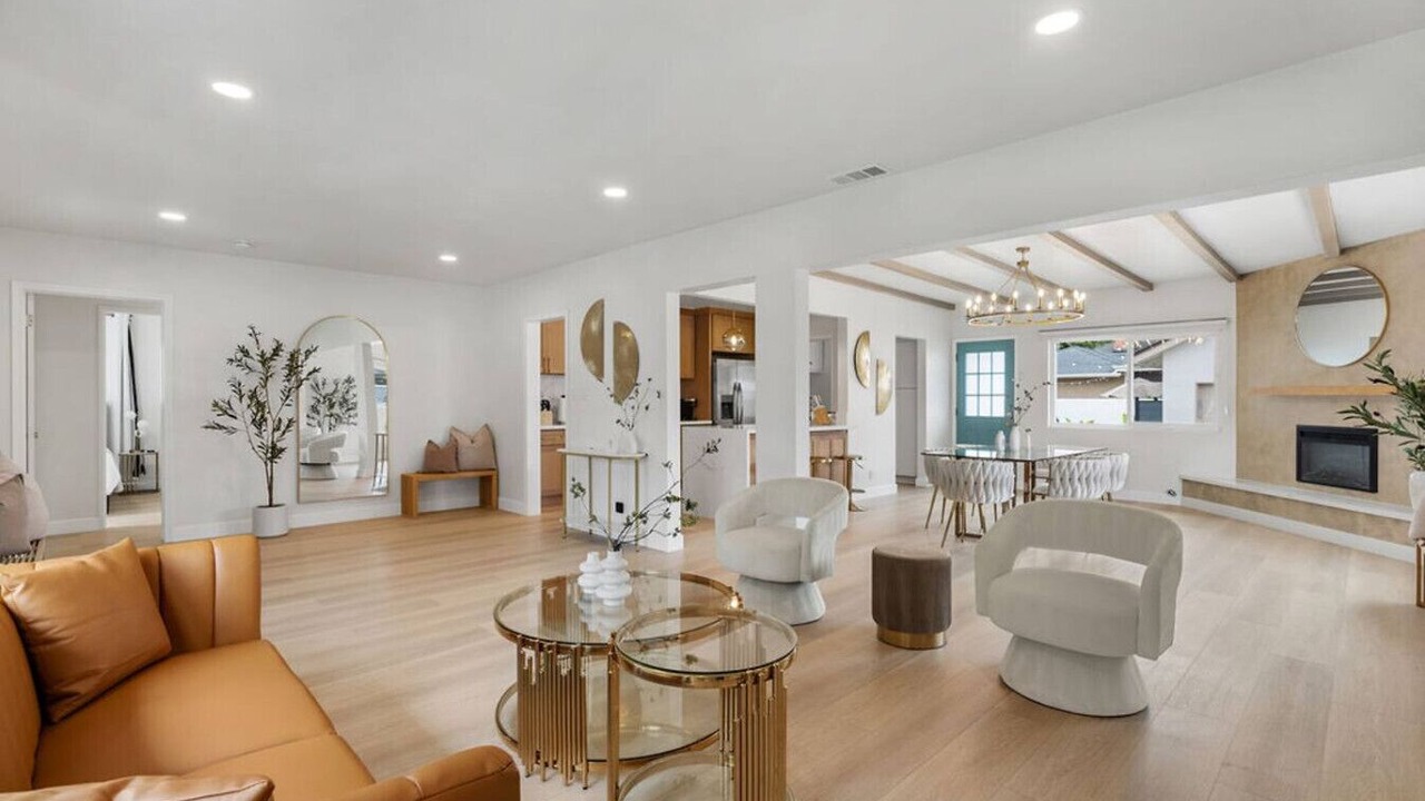 Photo of Livingroom in The Plaza