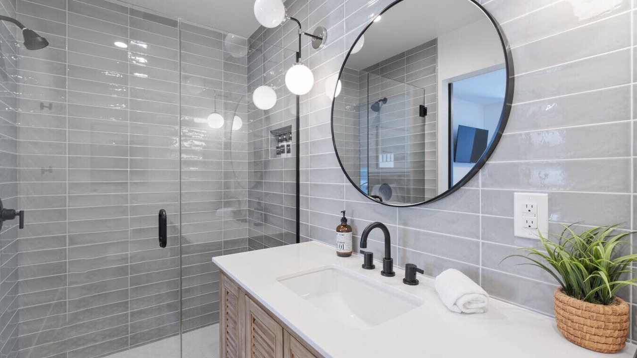 Photo of Bathroom in Balboa Island