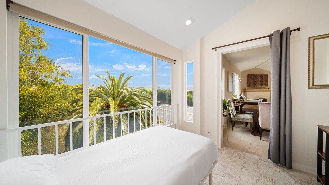 Photo of Bedroom in Corona del Mar