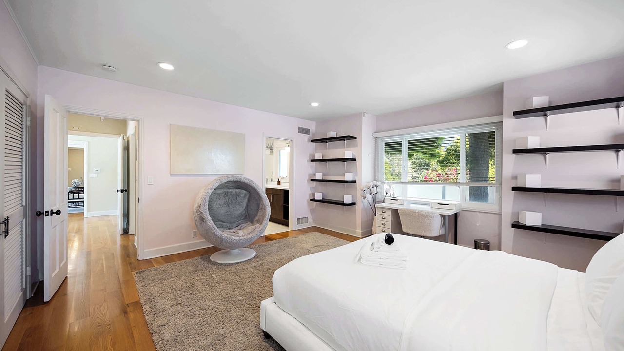 Photo of Bedroom in Beverly Hills