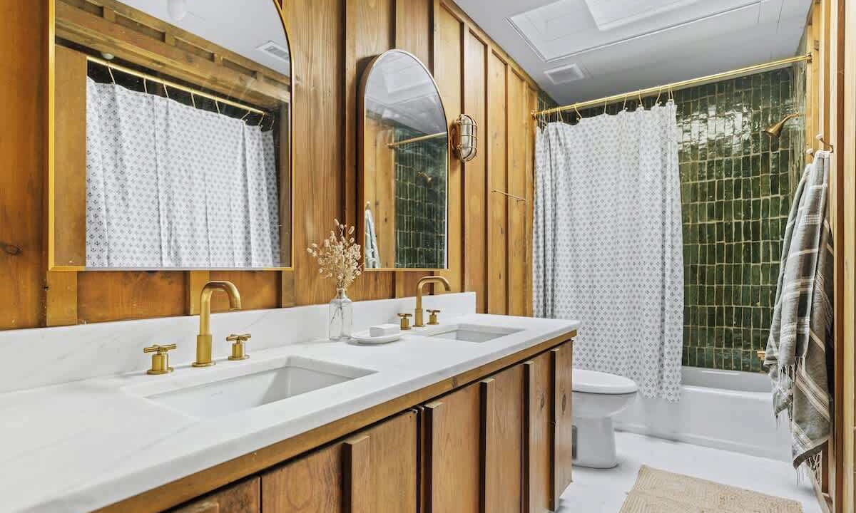 Photo of Bathroom in Ocean Hill
