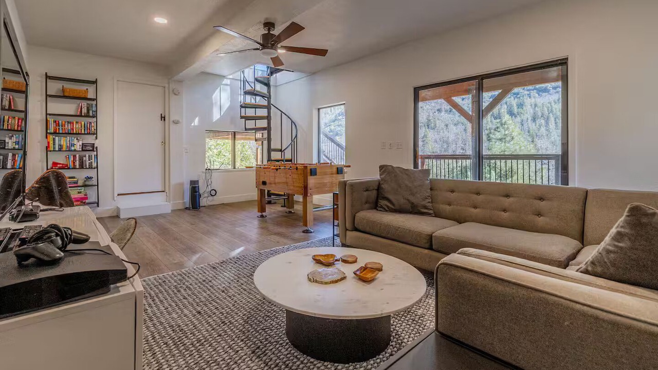 Photo of Livingroom in Camp Nelson