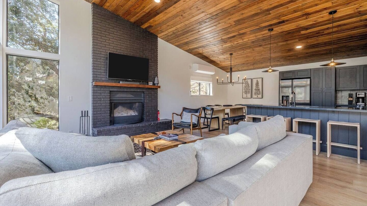 Photo of Livingroom in Camp Nelson