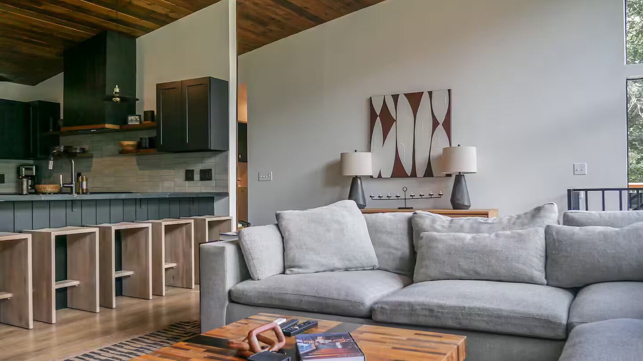 Photo of Livingroom in Camp Nelson