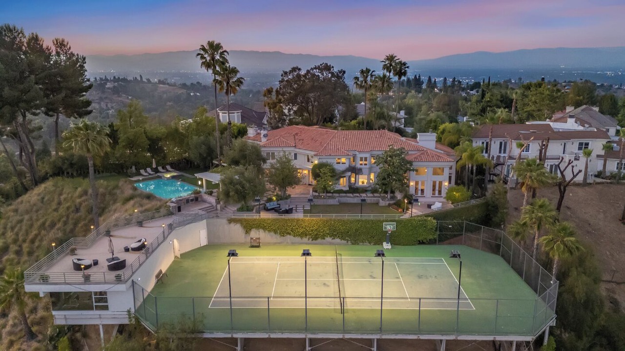 Photo of Others in Tarzana