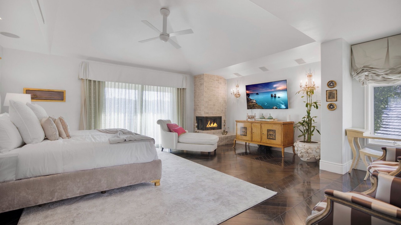 Photo of Bedroom in Tarzana