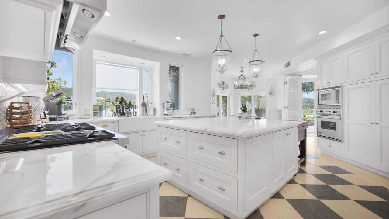 Photo of Kitchen in Tarzana