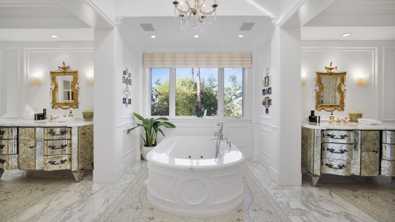 Photo of Bathroom in Tarzana