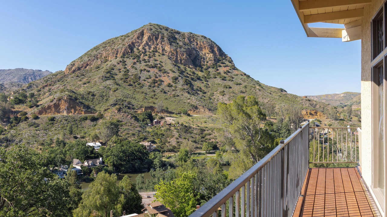 Photo of Patio Balcony in Agoura Hills