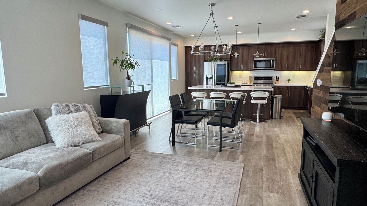Photo of Livingroom in Downtown