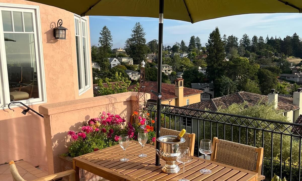Photo of Outdoor in Upper Rockridge