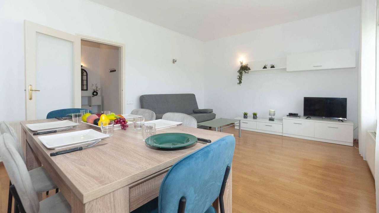 Photo of Livingroom in Roses Town Center