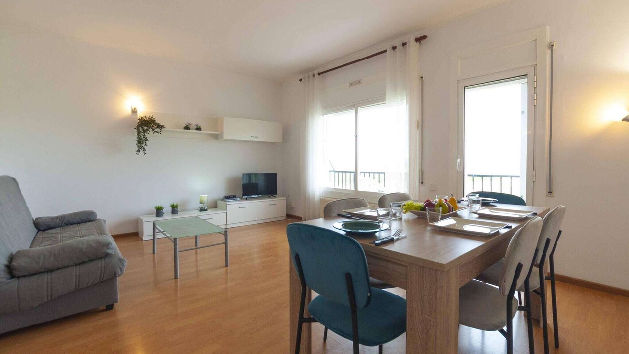 Photo of Livingroom in Roses Town Center