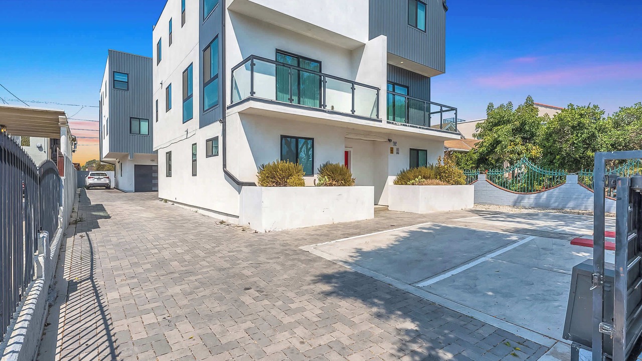 Photo of Outdoor in Mid City