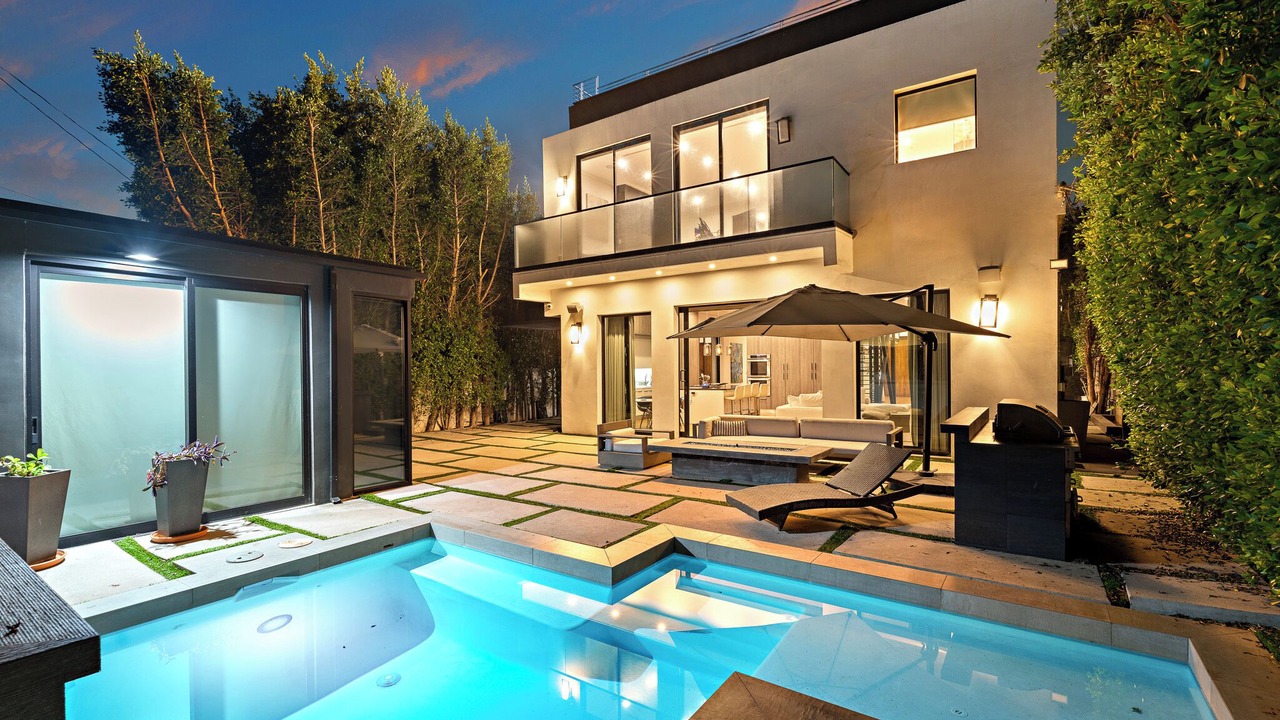 Photo of Outdoor in Melrose