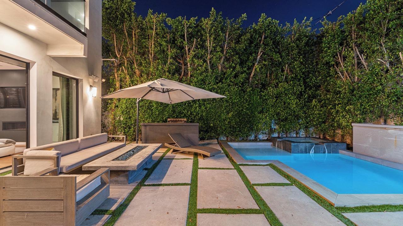 Photo of Outdoor in Melrose