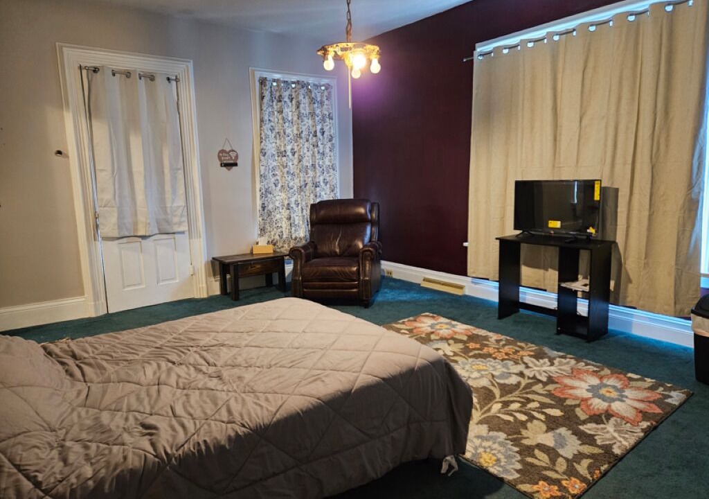 Photo of Bedroom in Girard