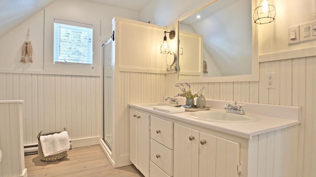 Photo of Bathroom in Saint Irenee