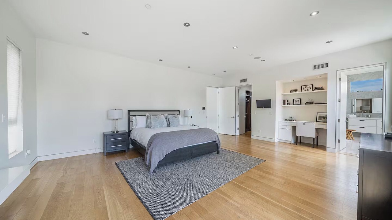 Photo of Bedroom in Beverly Grove
