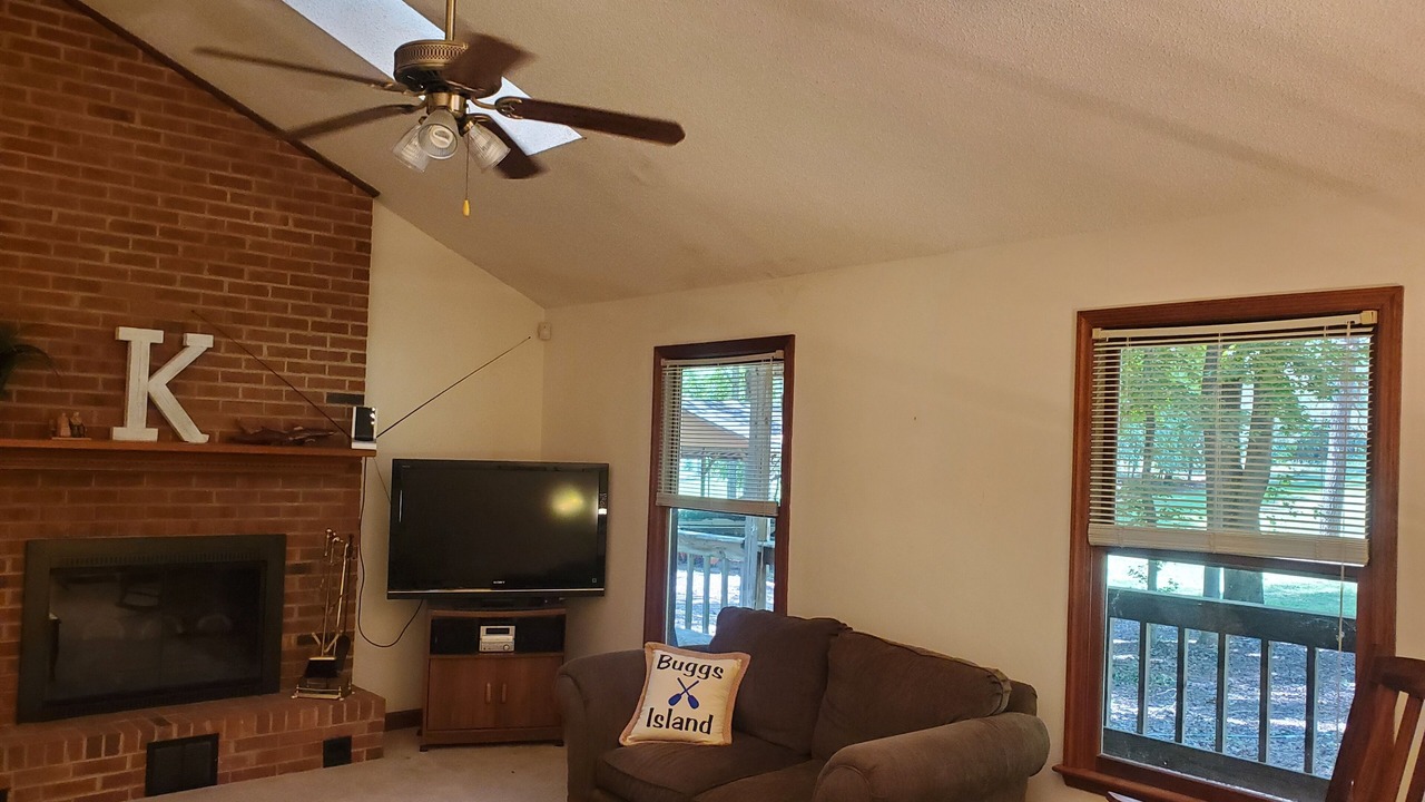 Photo of Livingroom in Manson