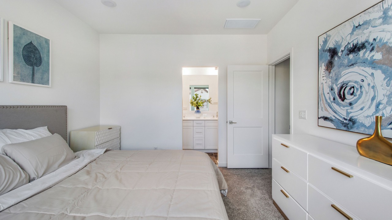 Photo of Bedroom in Lake Forest