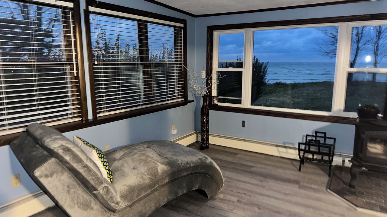 Photo of Livingroom in Town of Porter
