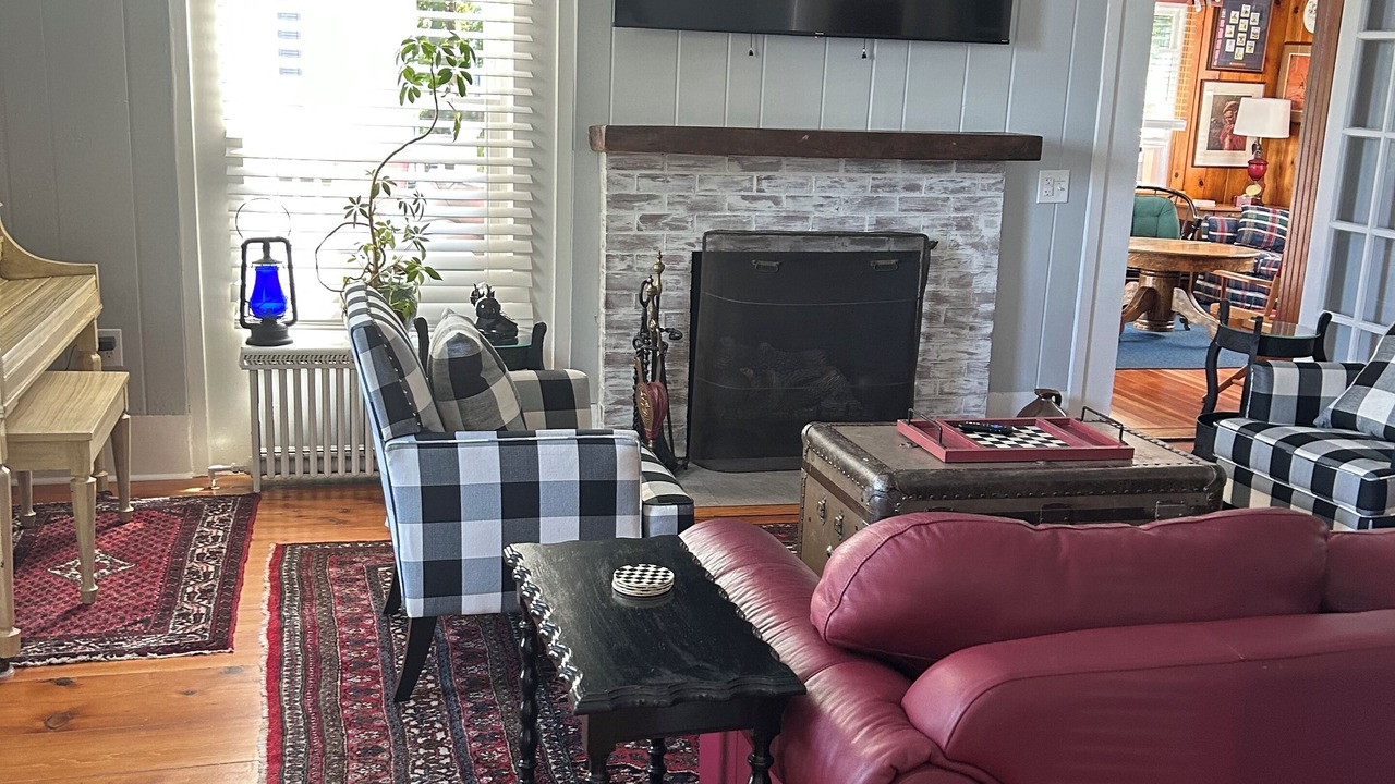 Photo of Livingroom in Auburn