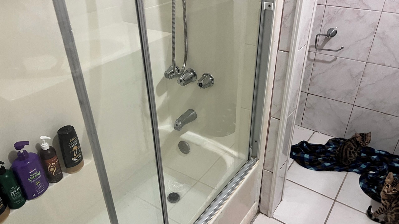 Photo of Bathroom in Lakeland Village