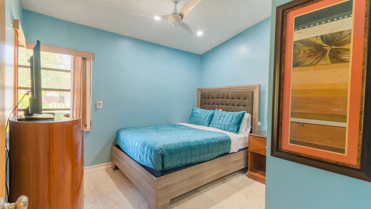 Photo of Bedroom in Lauderhill