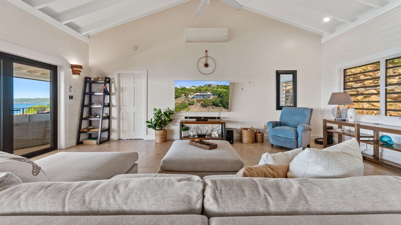 Photo of Bedroom in Estate Frenchman Bay