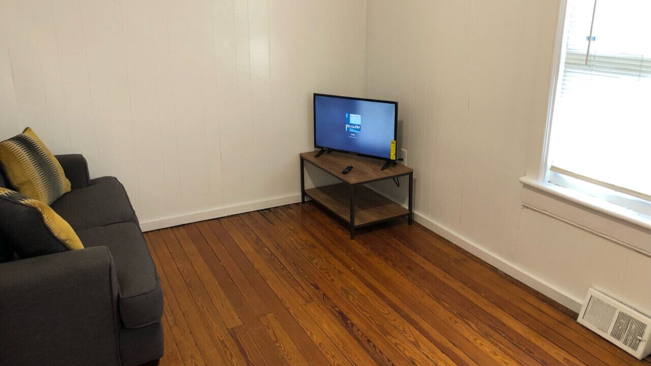 Photo of Livingroom in Perth Amboy