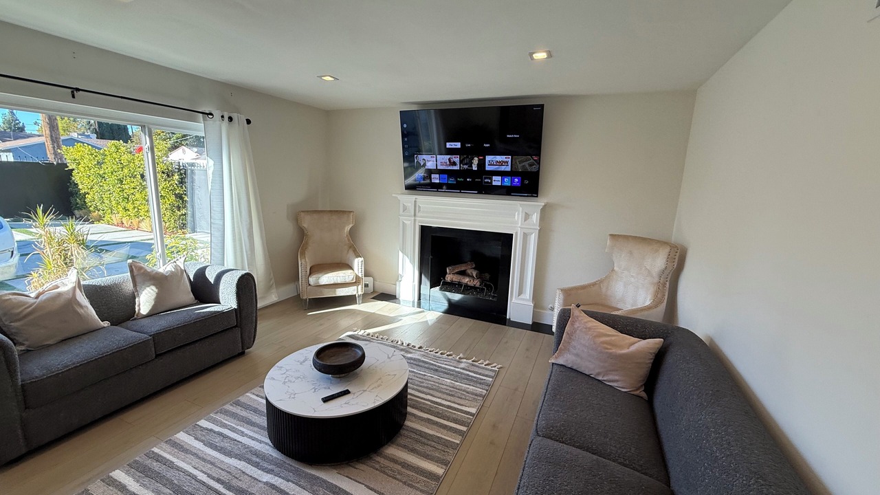 Photo of Livingroom in Reseda