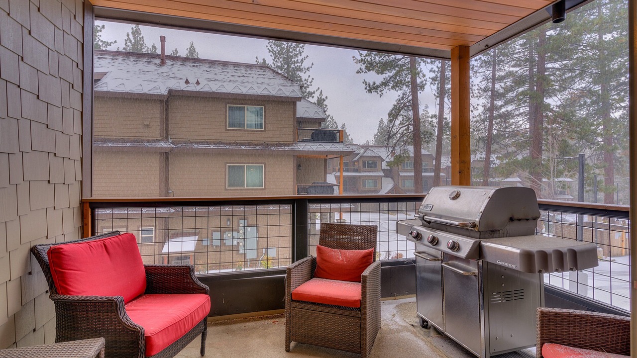 Photo of Patio Balcony in Lakeside Park