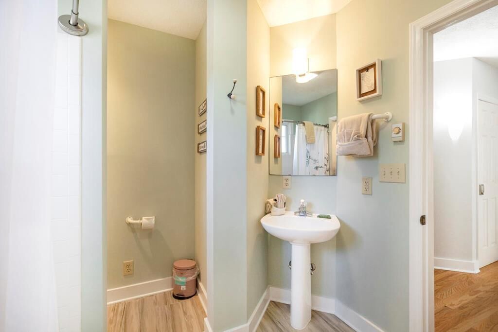 Photo of Bathroom in Seven Devils
