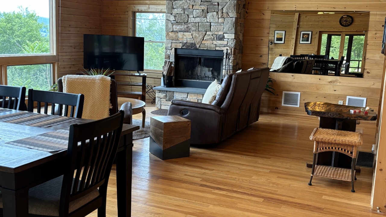 Photo of Livingroom in Gaylordsville