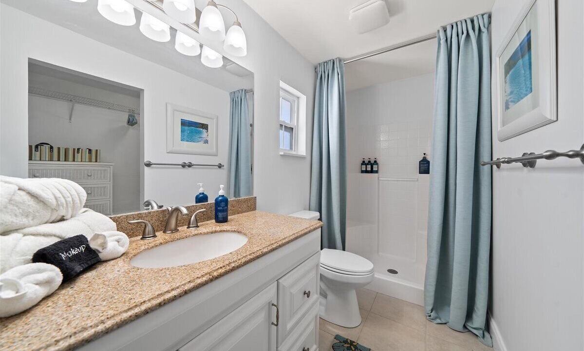 Photo of Bathroom in Cocoa Isles