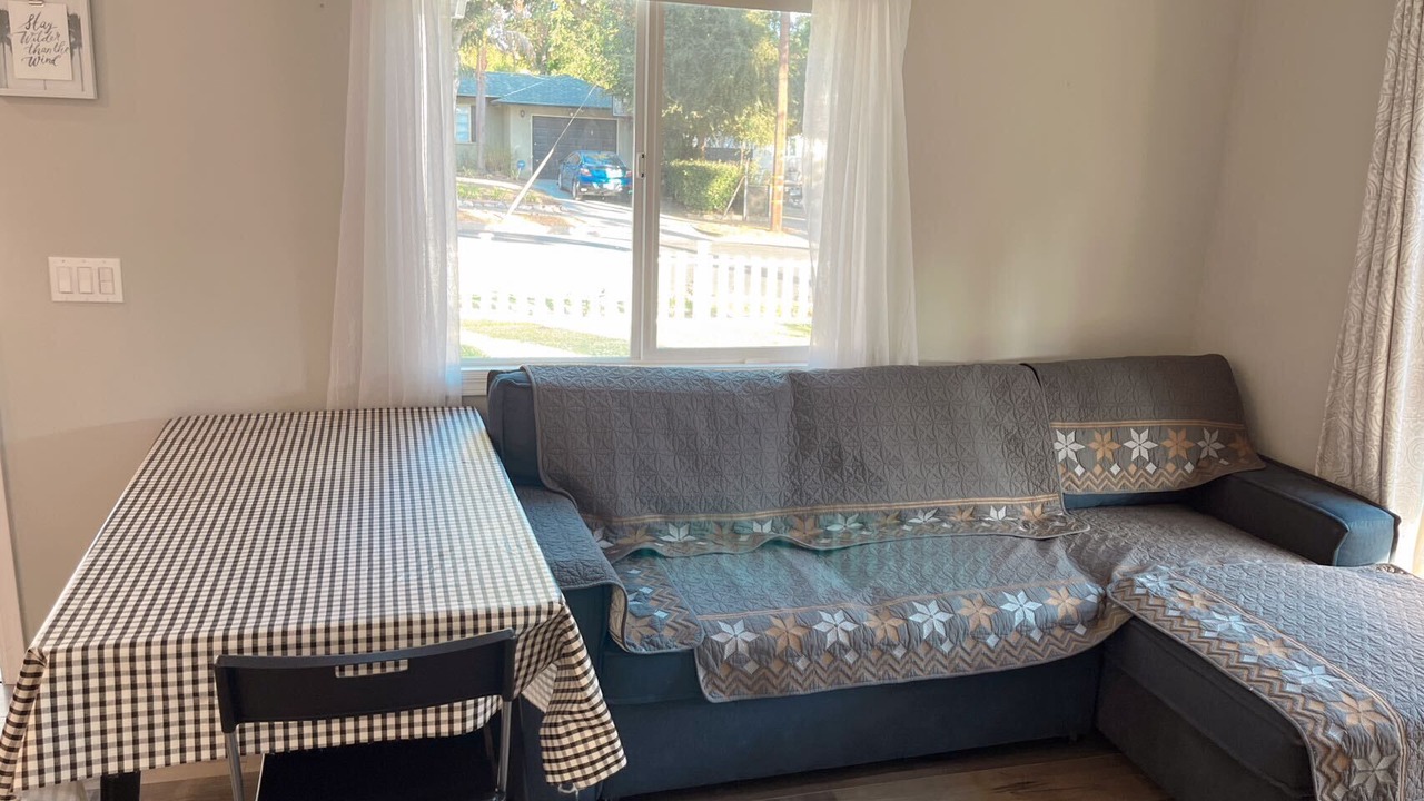 Photo of Livingroom in North Central