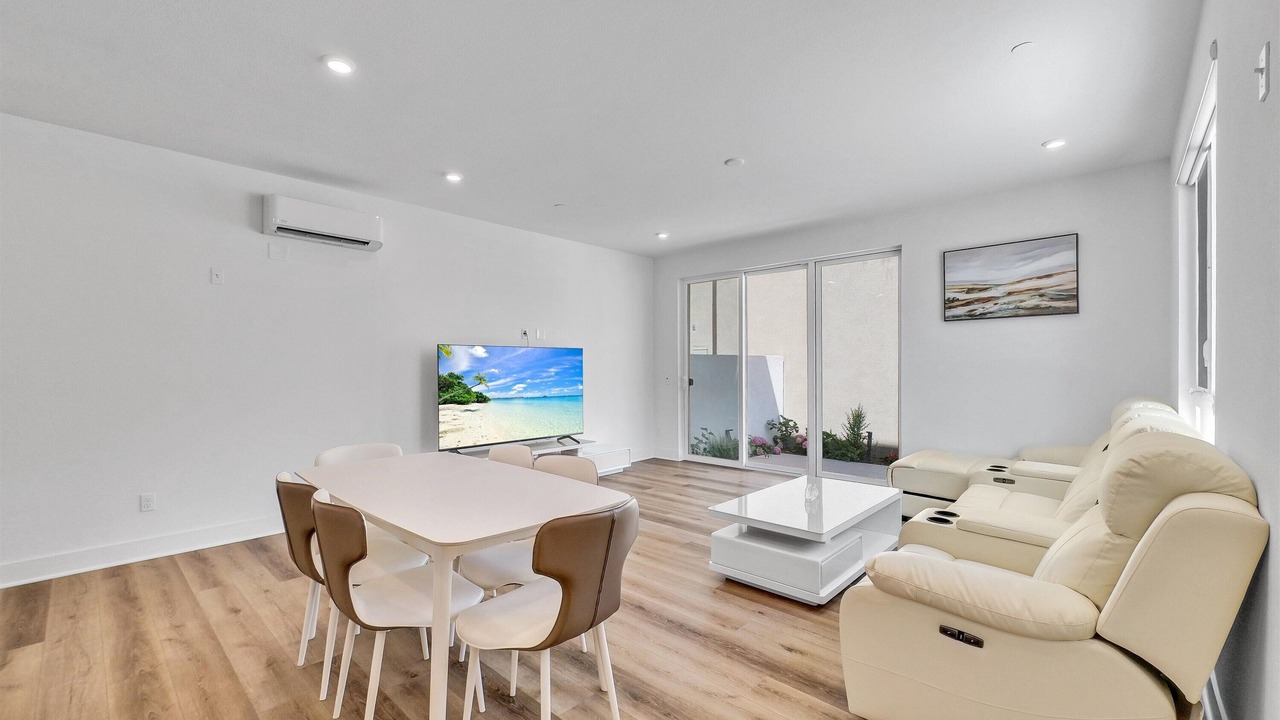 Photo of Livingroom in Irvine
