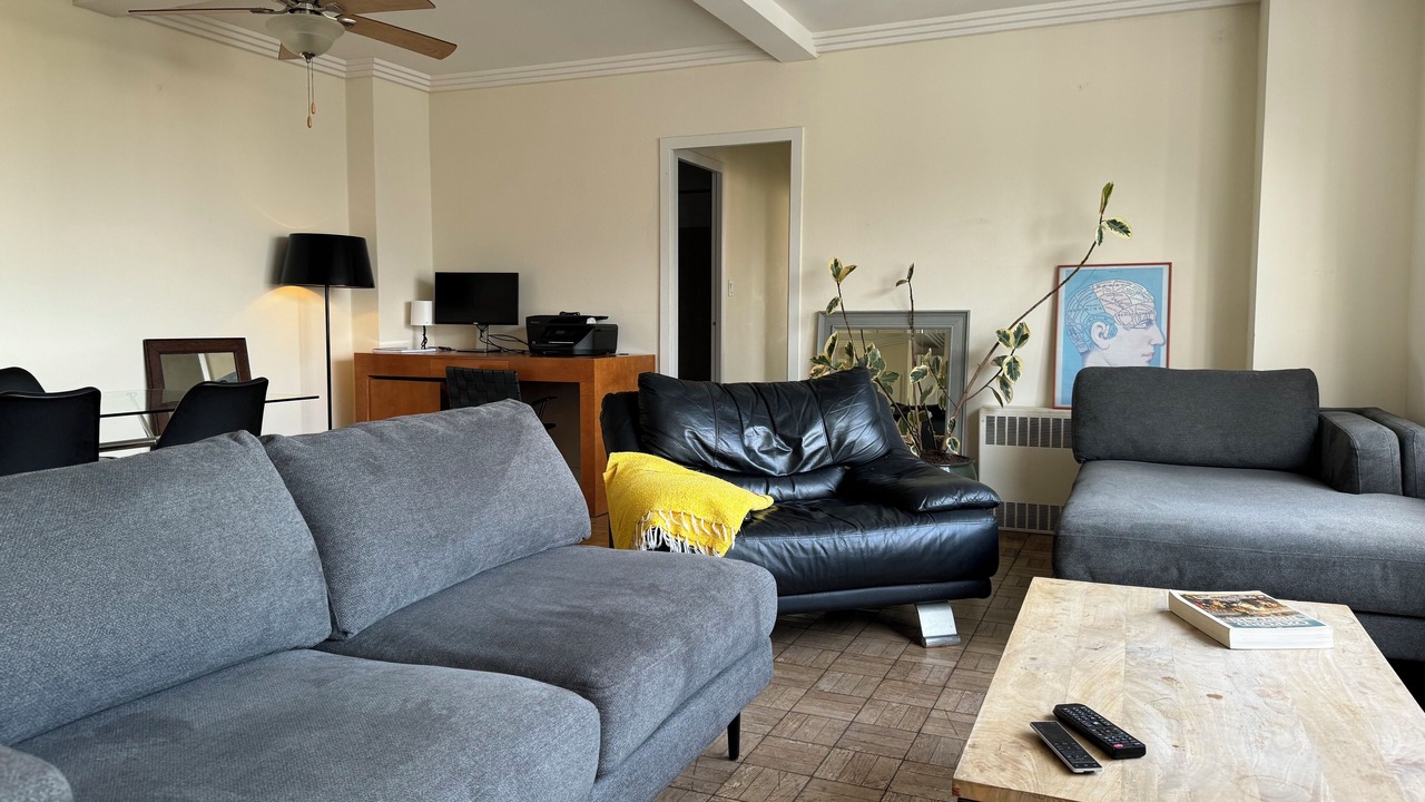 Photo of Livingroom in La Brea