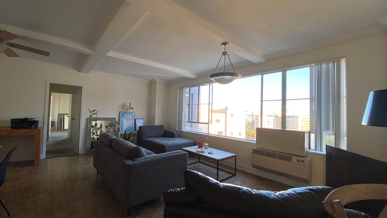 Photo of Livingroom in La Brea