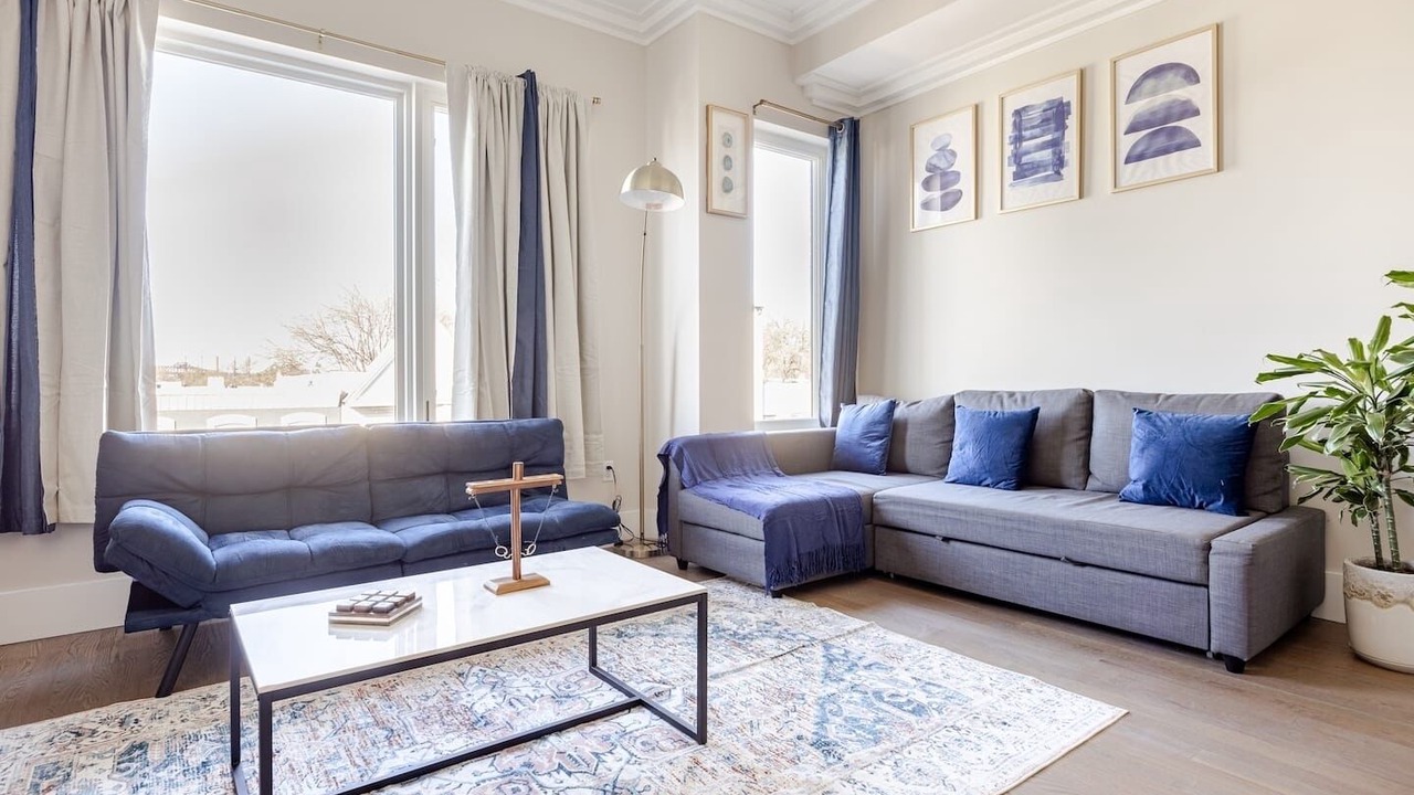 Photo of Livingroom in McGinley Square