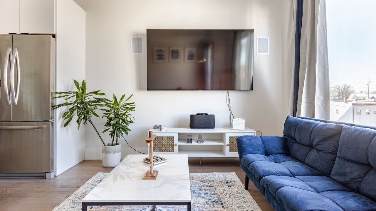 Photo of Livingroom in McGinley Square