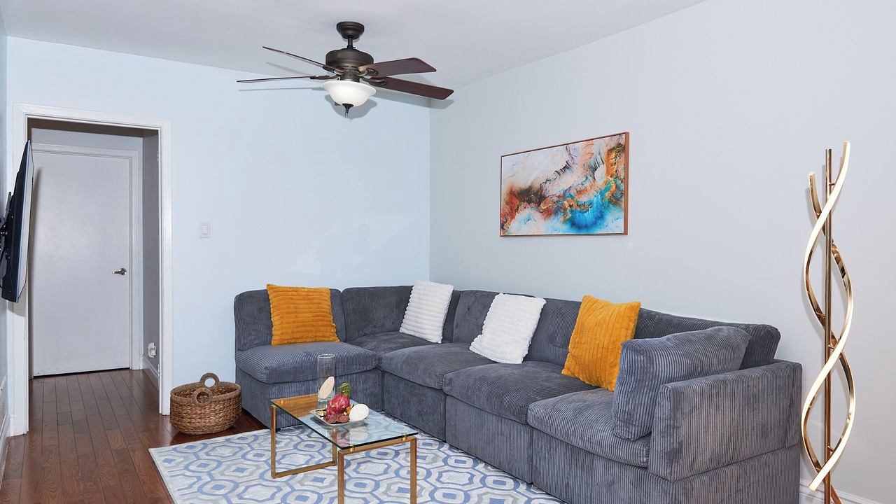 Photo of Livingroom in Aurora